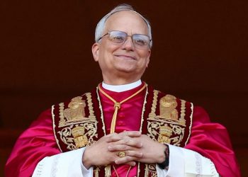 El papa expresa su solidaridad con las víctimas y desaparecidos del tifón en Filipinas