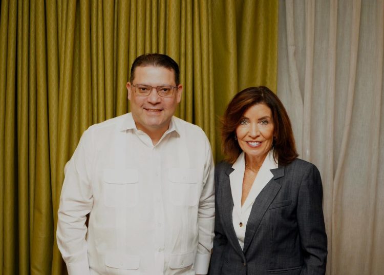 Director de Aduanas se reúne con la gobernadora de Nueva York para fortalecer vínculos comerciales