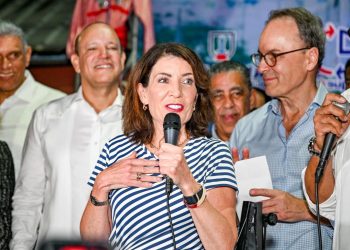 Alcaldía de Santiago recibe a la gobernadora de Nueva York, Kathy Hochul, en visita oficial