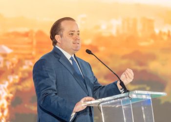 Paliza encabeza foro “El Futuro de Santiago” y anuncia licitación de la Autopista del Ámbar