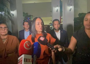 Faride Raful informa que se investigan causas del apagón nacional y asegura restablecimiento paulatino del servicio eléctrico