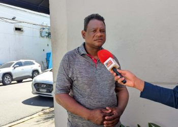 Vendedor de aguacates denuncia asalto a mano armada en la autopista 6 de Noviembre