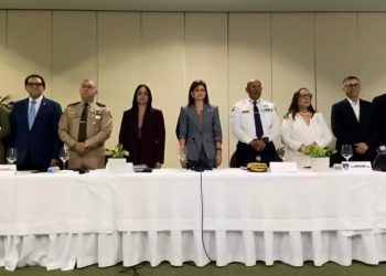 Vicepresidenta destaca rápida recuperación del apagón general y encabeza reunión sobre seguridad ciudadana en Santiago