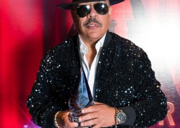 Aramis Camilo triunfa como Merenguero del Año 2025 en los Glamour Music Awards
