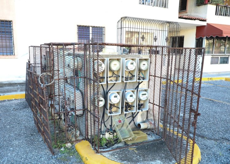 Edeeste inicia rehabilitación de paneles en Residencial Ciudad España, SDE