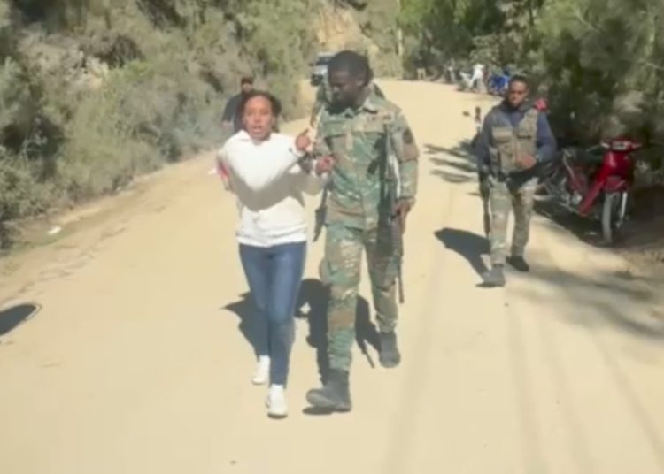 Restricciones al tráfico aéreo en EE.UU. continuarán por un tiempo tras reapertura federal