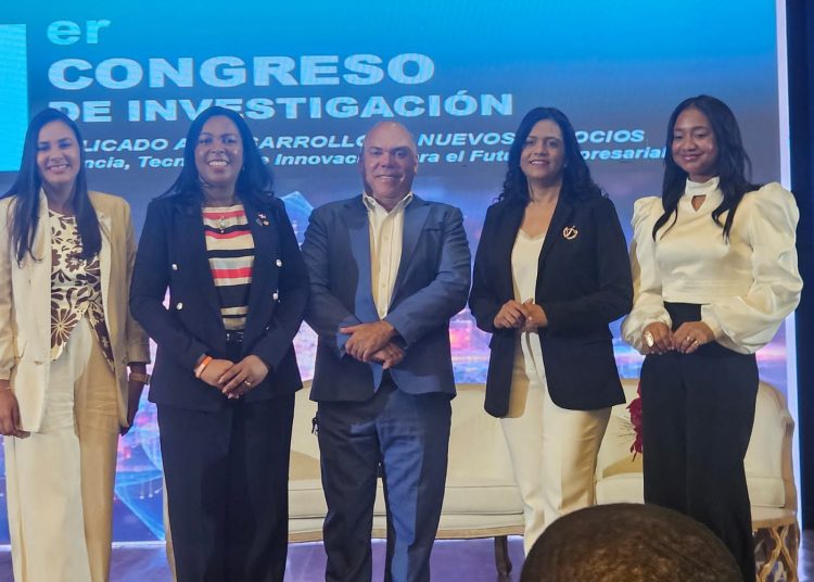 Maribel Lorenzo expone visión innovadora en el Primer Congreso de Investigación Aplicada al Desarrollo de Nuevos Negocios
