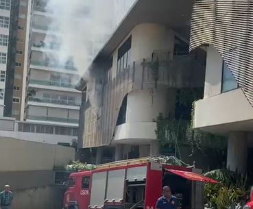 Se registra incendio en plaza comercial del DN; 911 coordina asistencia