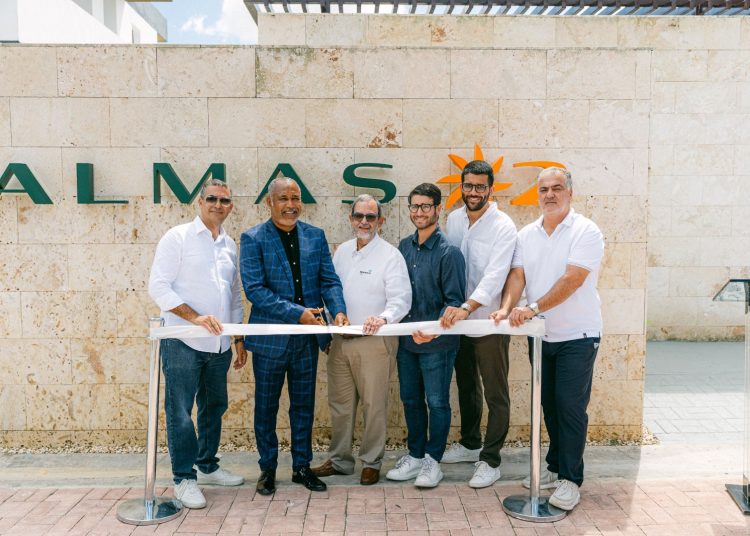 Grupo Bluewave entrega 100 viviendas en proyecto Vistacana