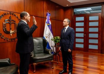 Rodolfo Valentín fue juramentado nueva vez como director de la Defensa Pública por 6 años