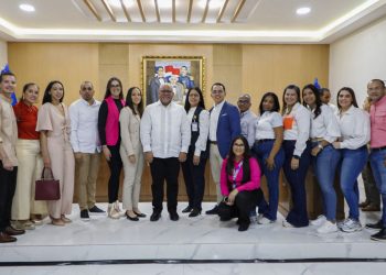 Gobierno entrega RD$50 millones en créditos a 232 prestatarios en Constanza afectados por Melissa