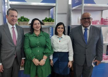 Mujeres dominicanas marcan récord en exportaciones 2025