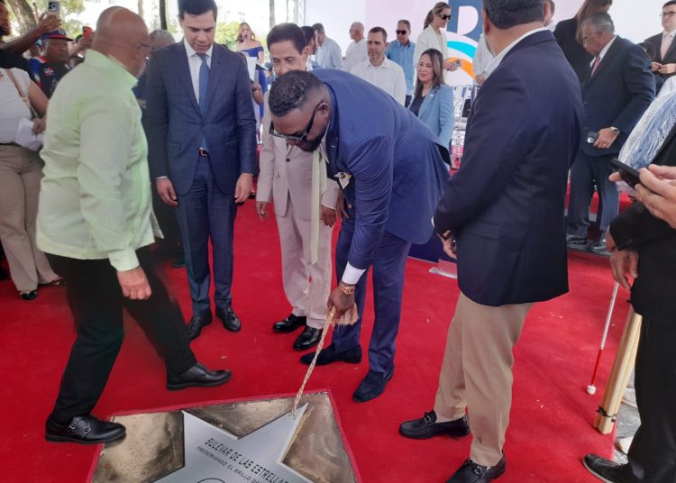 David Ortiz recibe su estrella en el Boulevar de la Churchill