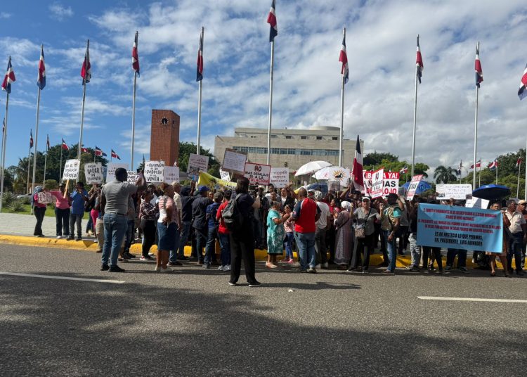 Comunitarios de Santo Domingo marchan para exigir el cese de desalojos forzosos