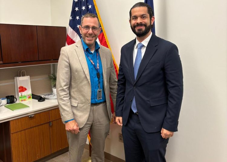 Adoturd y Cónsul de EE.UU. fortalecen cooperación para impulsar el turismo deportivo en RD