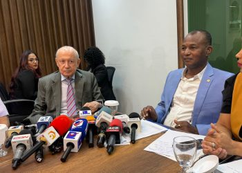 Expresidente Alburquerque aportará consideraciones a comisión que estudia Código Laboral