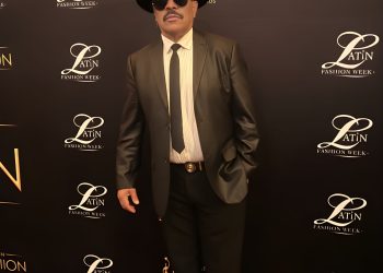 Aramis Camilo cierra la Semana de la Moda Latina en el Warner Theatre de Washington, D.C.