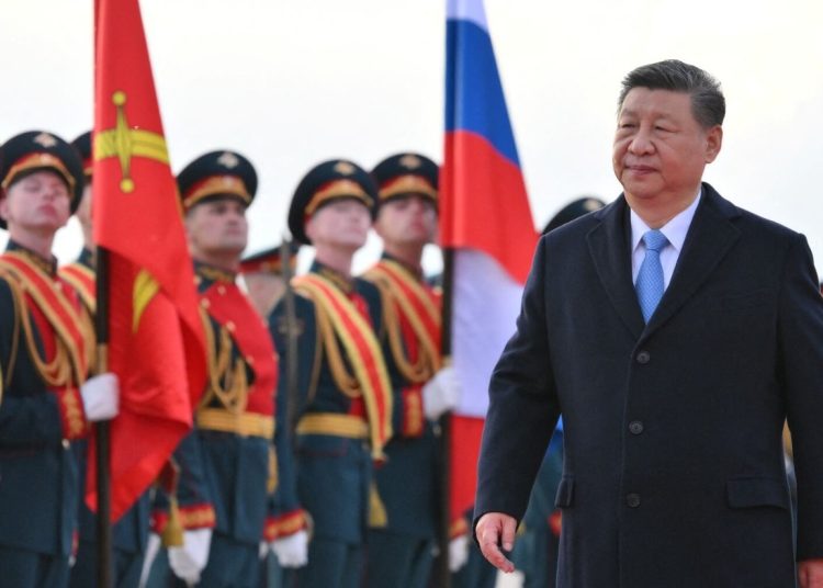 Rusia y China destacan alto nivel de cooperación militar durante visita alto cargo a Moscú