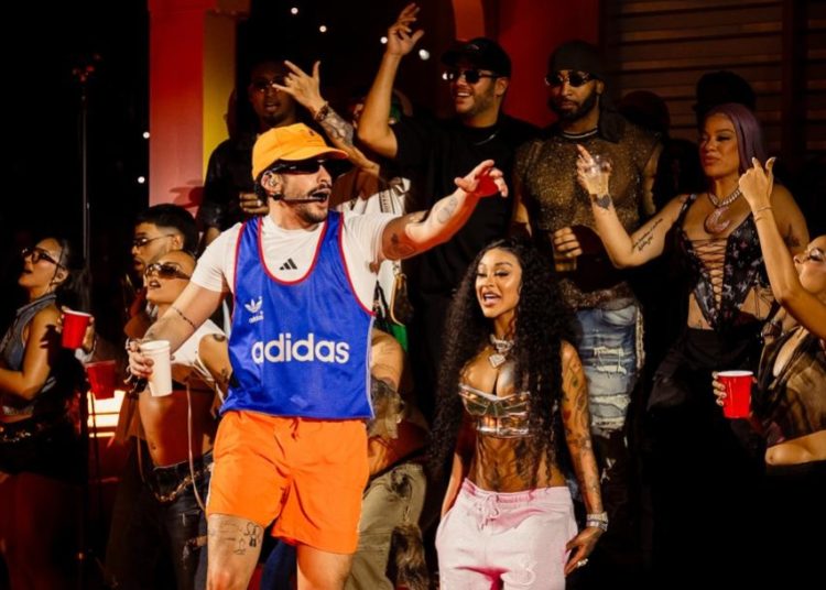 Santiago Matías y participantes de “LCDA2” encendieron “La Casita” de Bad Bunny en el Estadio Olímpico