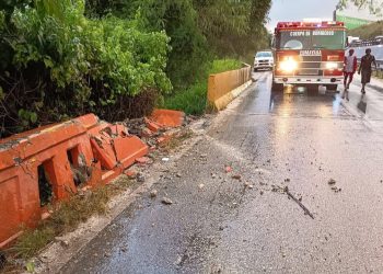 Identifican a los conductores involucrados en accidente entre grúa y camión trompo en el km 14 de Cumayasa