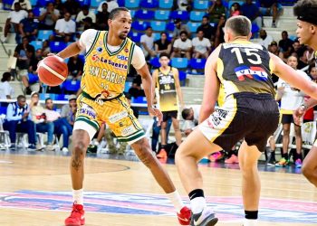 Apagón nacional retrasa inicio de la final entre Mauricio Báez y San Carlos