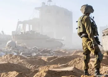 Fuerzas israelíes reciben el cuerpo de un posible rehén en Gaza