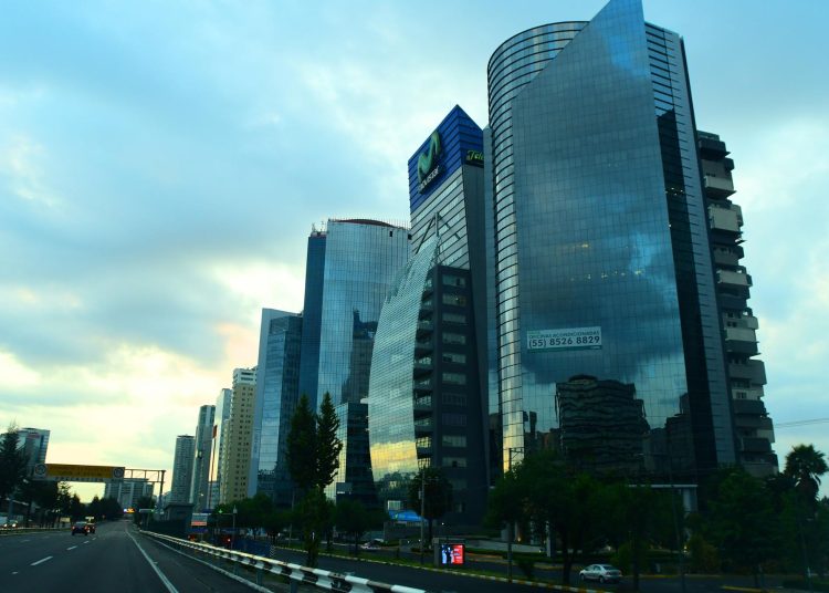 La inversión fija bruta de México cae un 10,4 % en agosto