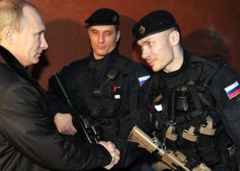 Detienen en Donetsk a un hombre que trató de envenenar a militar ruso con cerveza inglesa