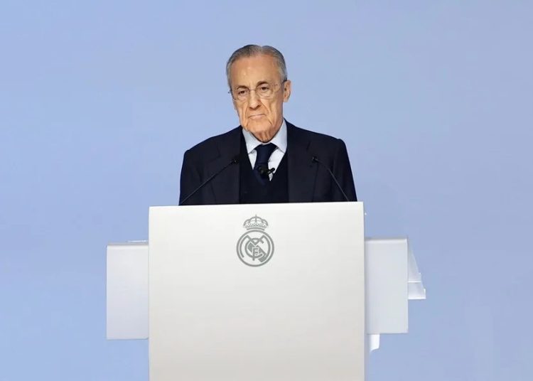 Florentino Pérez arremete contra Tebas y señala a Barça y al arbitraje en la Asamblea del Real Madrid