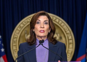 Gobernadora de Nueva York llega a RD para estrechar lazos con dominicanos