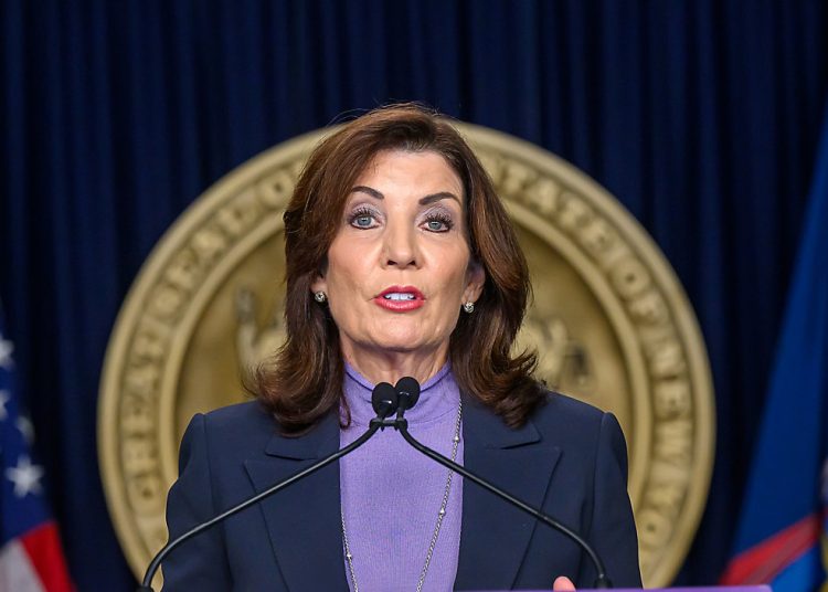 Gobernadora de Nueva York llega a RD para estrechar lazos con dominicanos