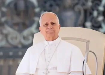 El papa alerta de que Internet es una nueva forma de dependencia entre los jóvenes