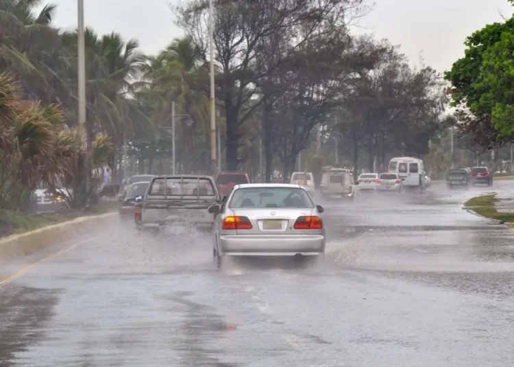 Vaguada sobre Haití provoca lluvias y mantiene en alerta a seis provincias dominicanas