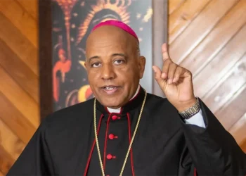 Manuel Ruiz queda ordenado como el primer obispo de la Diócesis Stella Maris