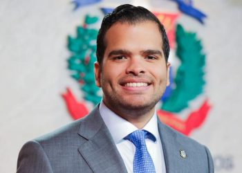 Vicente Sánchez somete proyecto para resolver falta de cobertura móvil y Wi-Fi en tramos subterráneos del Metro