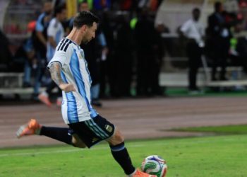 0-2. Argentina cierra el año con un triunfo ante Angola con gol de Lionel Messi