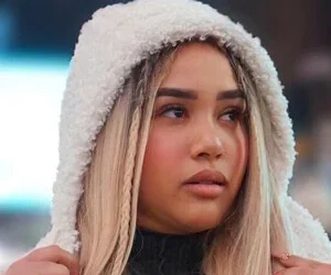 Esposa de Carlos Montesquieu llora desconsolada tras anuncio de su salida de La Casa de Alofoke 2