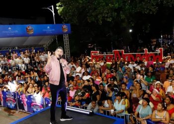 Miles de personas han bailado, con la Mega Parranda Navideña