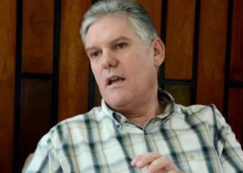 Condenan a cadena perpetua al exministro cubano de Economía tras su «traición a la patria»