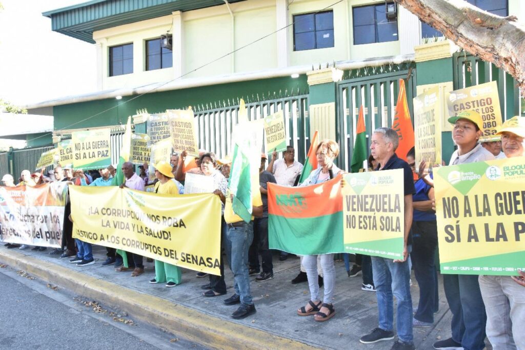 Frente Amplio realiza 6ta caminata en protesta por la corrupción en caso SENASA - Noticias de hoy en República Dominicana | De Último Minuto