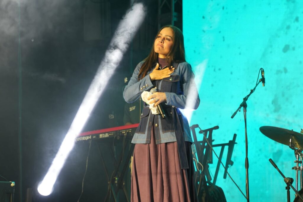 “Dios sanó y liberó” al público en concierto gratuito “Adoramos juntos en Navidad”, afirma Yesenia Then | 3 | “Dios sanó y liberó” al público en concierto gratuito “Adoramos juntos en Navidad”, afirma Yesenia Then - Noticias de hoy en República Dominicana | De Último Minuto