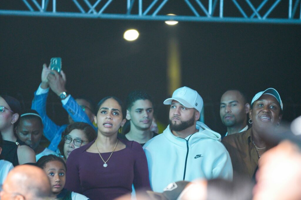 Reconocidos celebra con éxito concierto “Adoramos Juntos en Navidad” y reúne a miles en una noche de fe - Noticias de hoy en República Dominicana | De Último Minuto