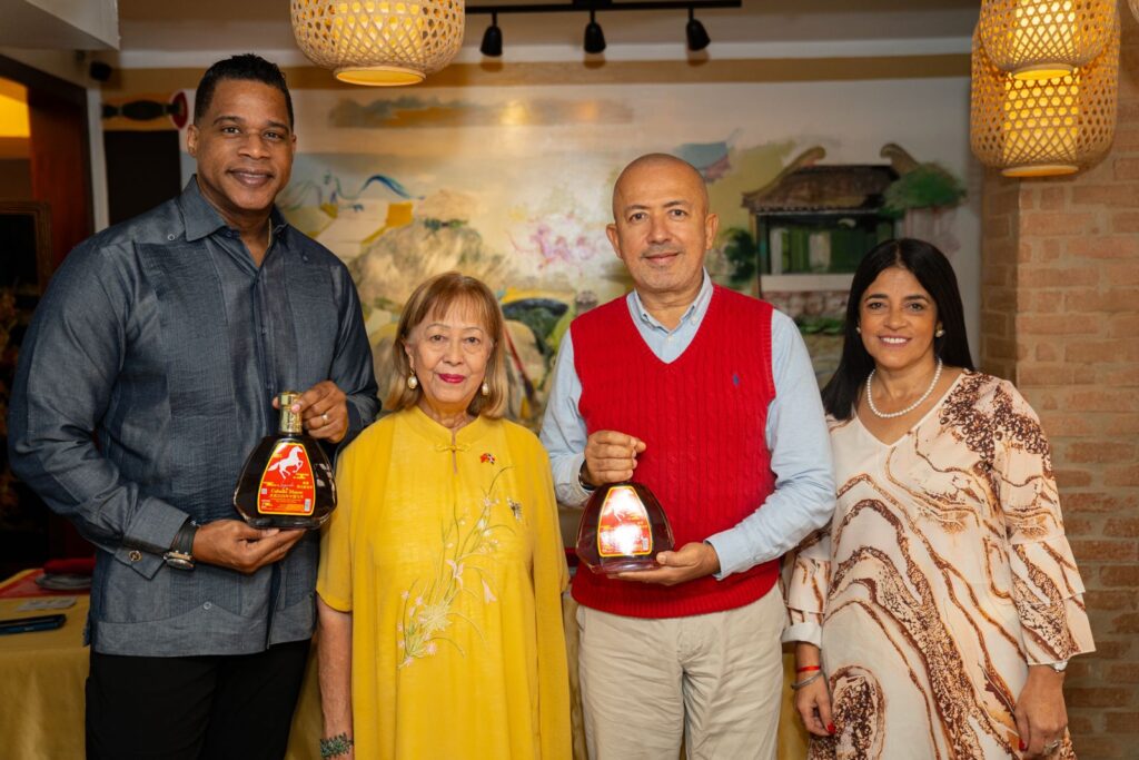 Ron Legado El Caballo Mayor presenta edición ultra premium inspirada en el Año del Caballo chino | 9 | Ron Legado El Caballo Mayor presenta edición ultra premium inspirada en el Año del Caballo chino - Noticias de hoy en República Dominicana | De Último Minuto