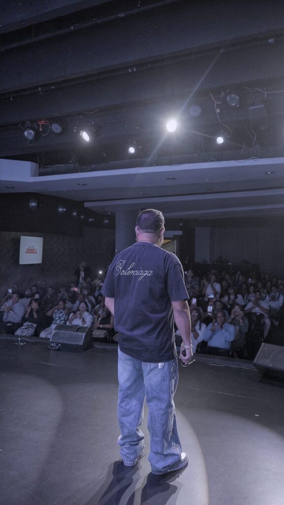 Josell Hernández estrena el Confe-Show ante más de 500 personas en Escenario 360 - Noticias de hoy en República Dominicana | De Último Minuto