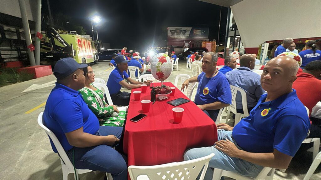 Patronato de Ayuda a los Bomberos ofrece cena navideña en Bonao | 3 | Patronato de Ayuda a los Bomberos ofrece cena navideña en Bonao - Noticias de hoy en República Dominicana | De Último Minuto