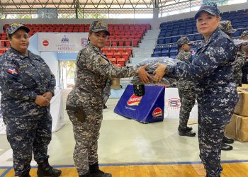 Policía Nacional avanza en la entrega de nuevos uniformes institucionales