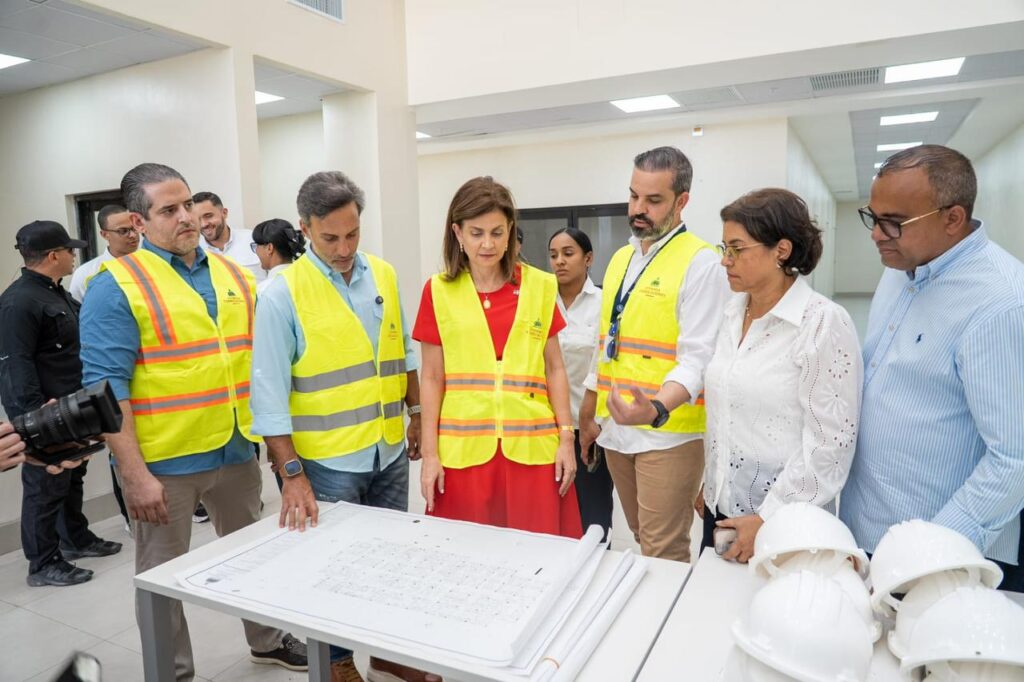 Supervisan avances finales del Hospital Provincial Matías Ramón Mella en Dajabón - Noticias de hoy en República Dominicana | De Último Minuto