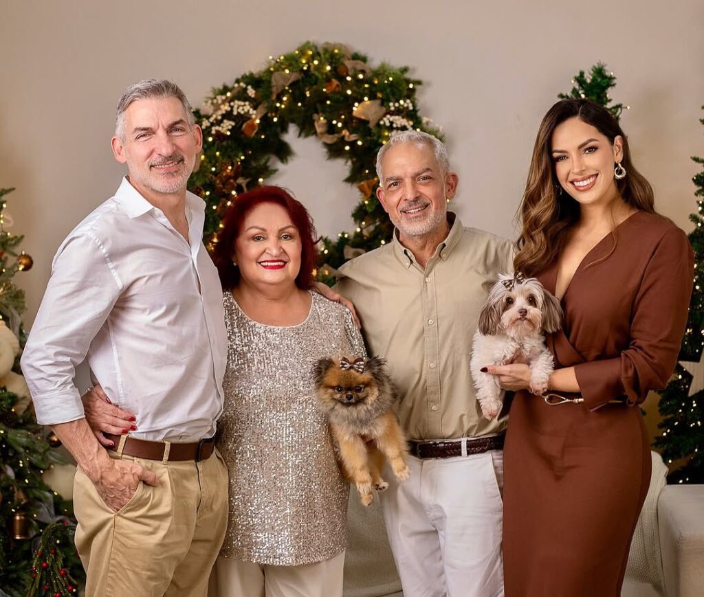 ¡Alerta ternura! Mascotas se adueñaron de postales navideñas - Noticias de hoy en República Dominicana | De Último Minuto