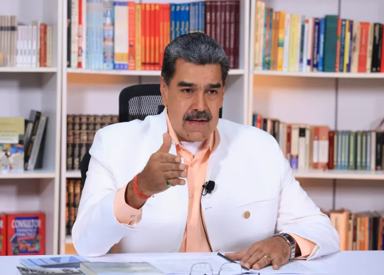 Maduro pide estar preparados para «partirle los dientes» a EE.UU. si «hiciera falta»