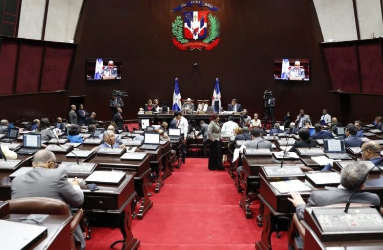 Diputados aprueban en tiempo récord emisión de deuda pública por más de RD$401 mil millones